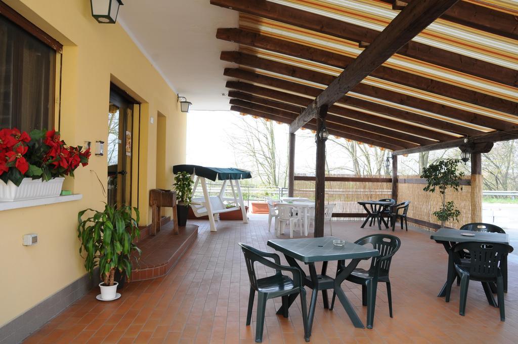 Locanda Al Cavaliere โมลิเนลลา ภายนอก รูปภาพ